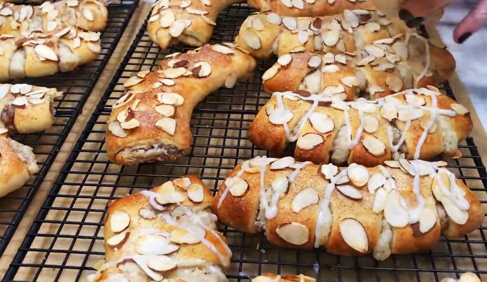 Gingerbread donut bear claw Recipe